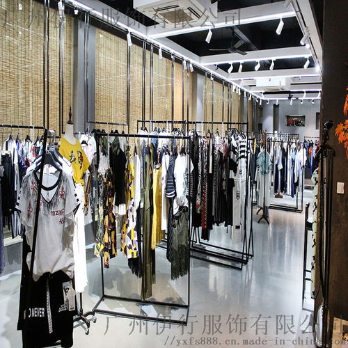 雪之雨蝶 母女夏日时尚折扣指南，揭秘优质女装批发奥秘