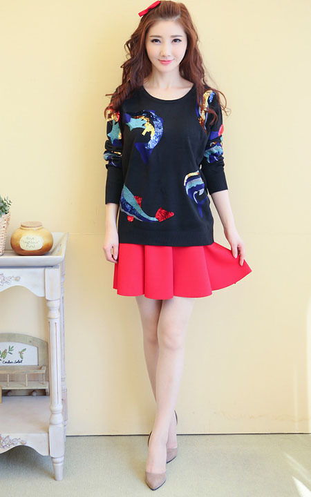 一袭半身小黑裙，解锁女神范穿搭新境界